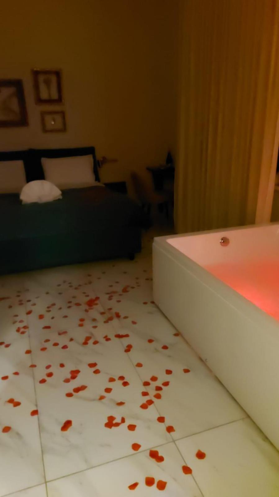 B&B Suite And Rooms San Giovanni โรม ภายนอก รูปภาพ